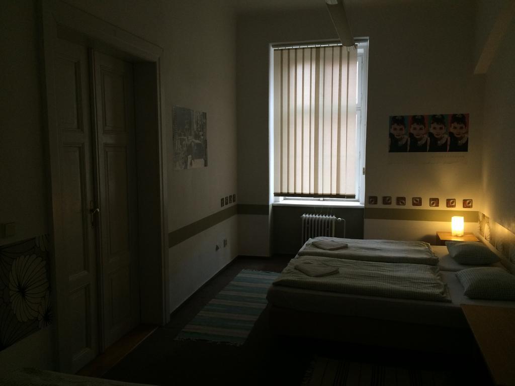 Charles Square Hostel Πράγα Εξωτερικό φωτογραφία