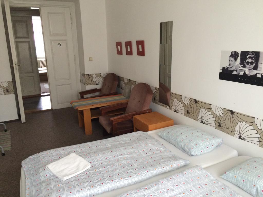 Charles Square Hostel Πράγα Εξωτερικό φωτογραφία
