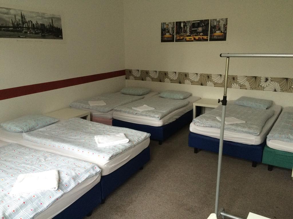 Charles Square Hostel Πράγα Δωμάτιο φωτογραφία