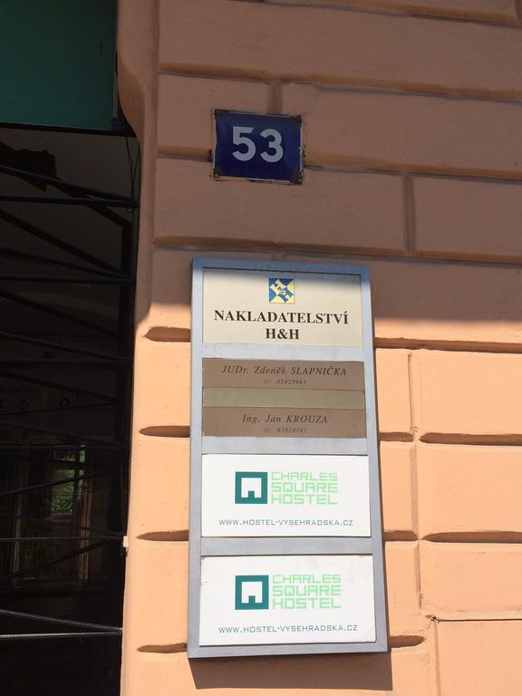 Charles Square Hostel Πράγα Εξωτερικό φωτογραφία