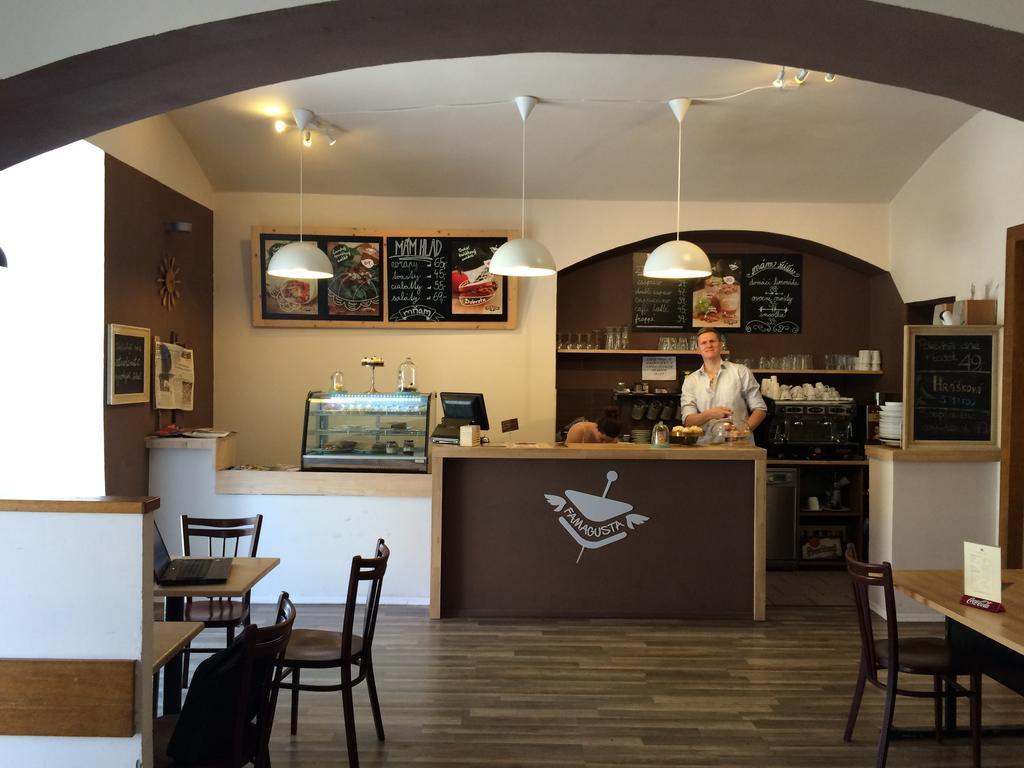 Charles Square Hostel Πράγα Εξωτερικό φωτογραφία